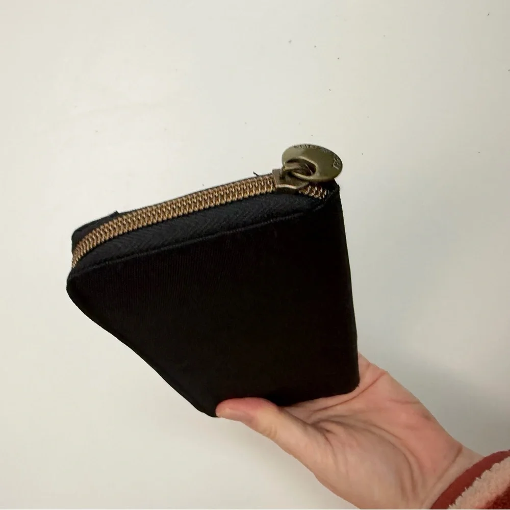 Travelon Wallet Zippered Closure Zip Pocket Credit Card Travel Black Purple